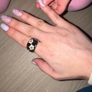 Vintage ring Floral Enamel Dome Ring in Black and Cream